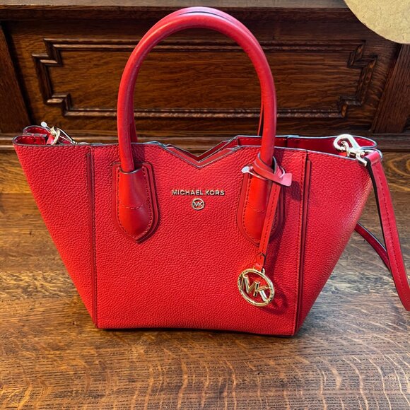 MICHAEL KORS Bright Red Leather Crossbody - Picture 14 of 14